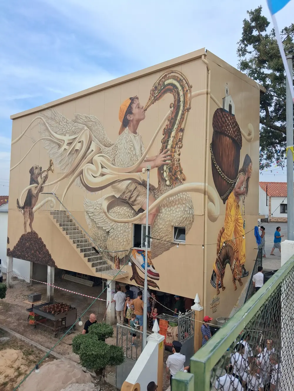 Lugar do Sobral inaugurou mural artístico que homenageia a identidade e a história da comunidade Lugar do Sobral inaugurou mural artístico que homenageia a identidade e a história da comunidade
